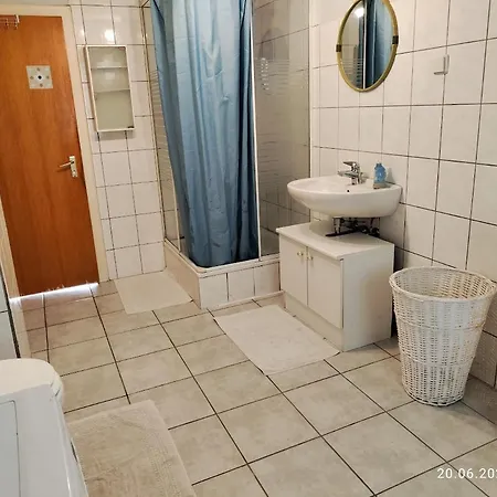 Ferienwohnung * Hemsbach